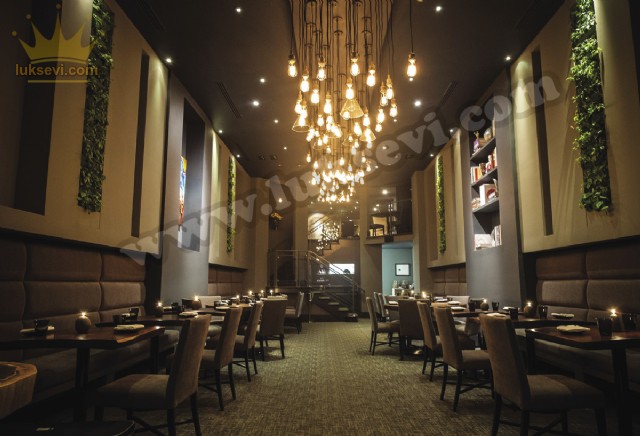 Lüks Restoran Sandalye Masa Ve Duvar Döşemesi