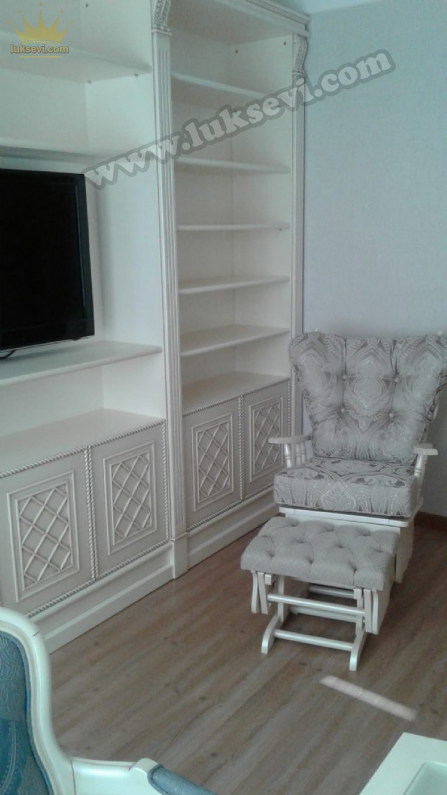 Sallanır Koltuk Ve Tv Üniteli Kitaplık